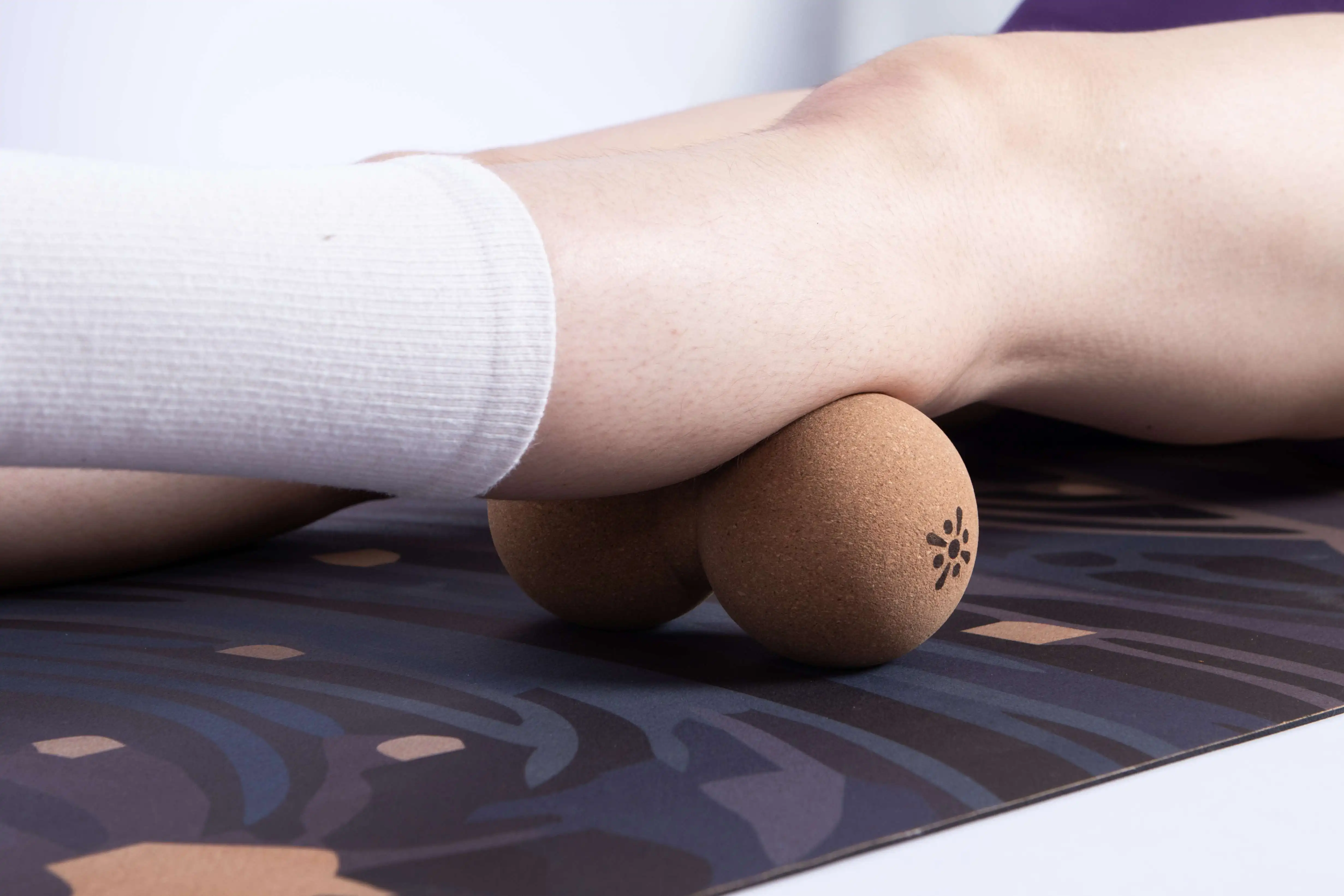 BLOOM Eco Friendly Custom LOGO 77*155mm massage your shoulders, neck, back, feet Natural Cork Peanut Massage Ball Roller