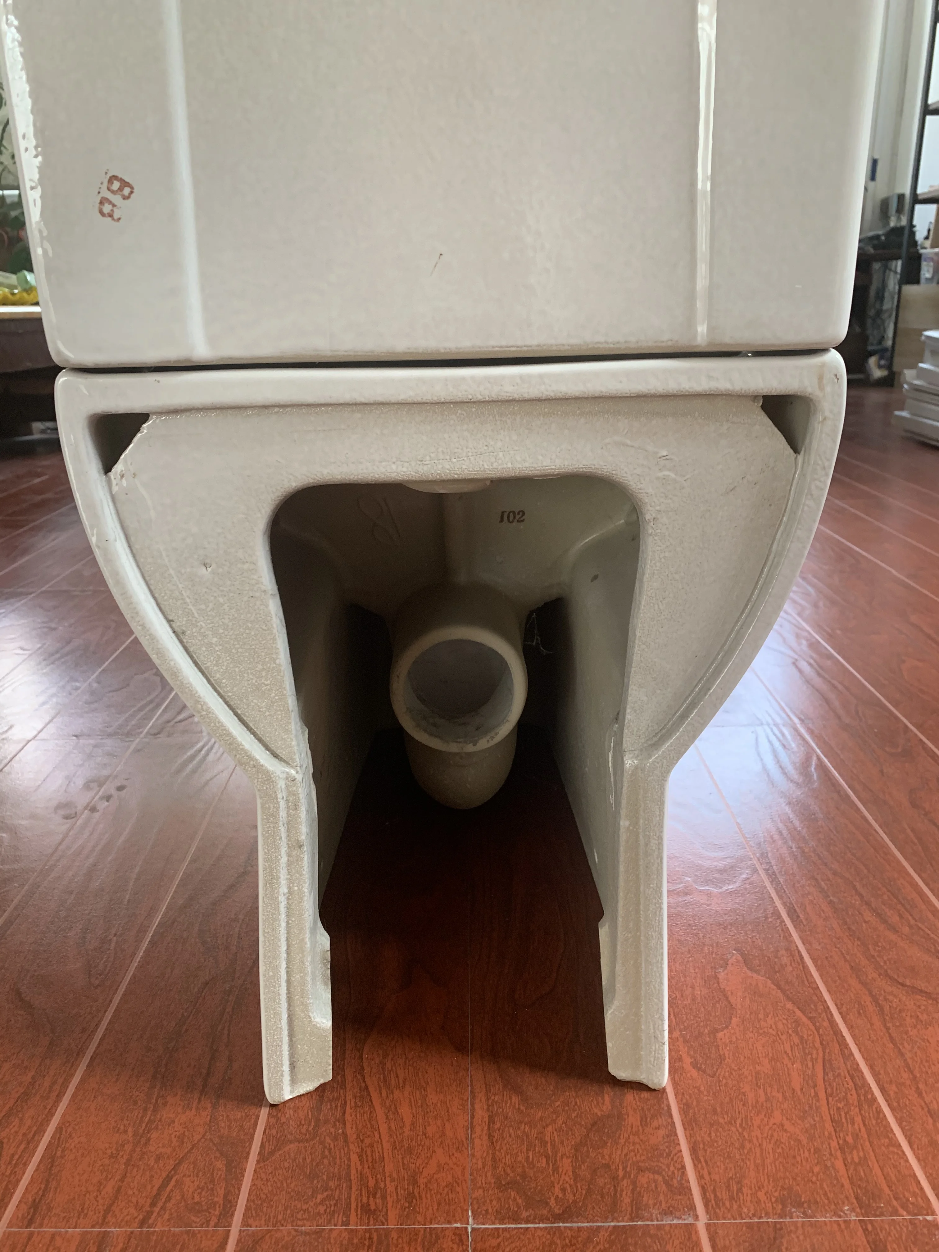 Saudi ArabiaEuropean Master Design 5 Years Warranty Adjustable Water Pressure 4.8-6L Flush Flow Dual Flush Luxury Ceramic Toilet