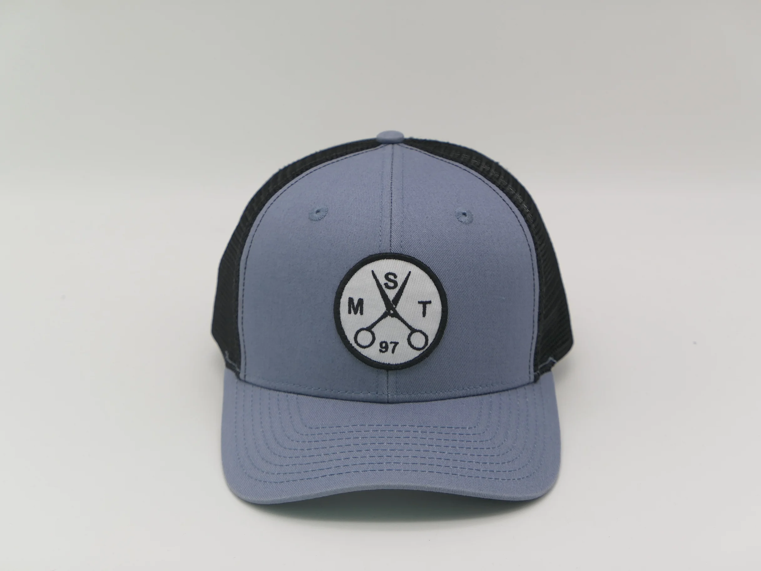 High quality custom 6 panel trucker cap with embroider patch woven label print tape adjustable size