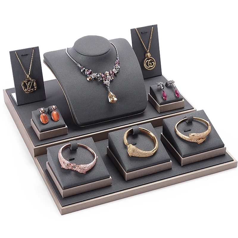 SKQ OEM Custom Holder Color PU Leather Wooden Ring Bracelet Chain Display Jewelry Display Stand Sets For Store