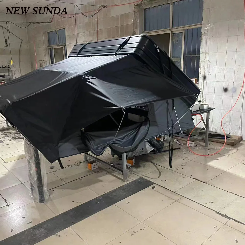 С кронштейном для солнечной панели уличная палатка на крыше автомобиля
