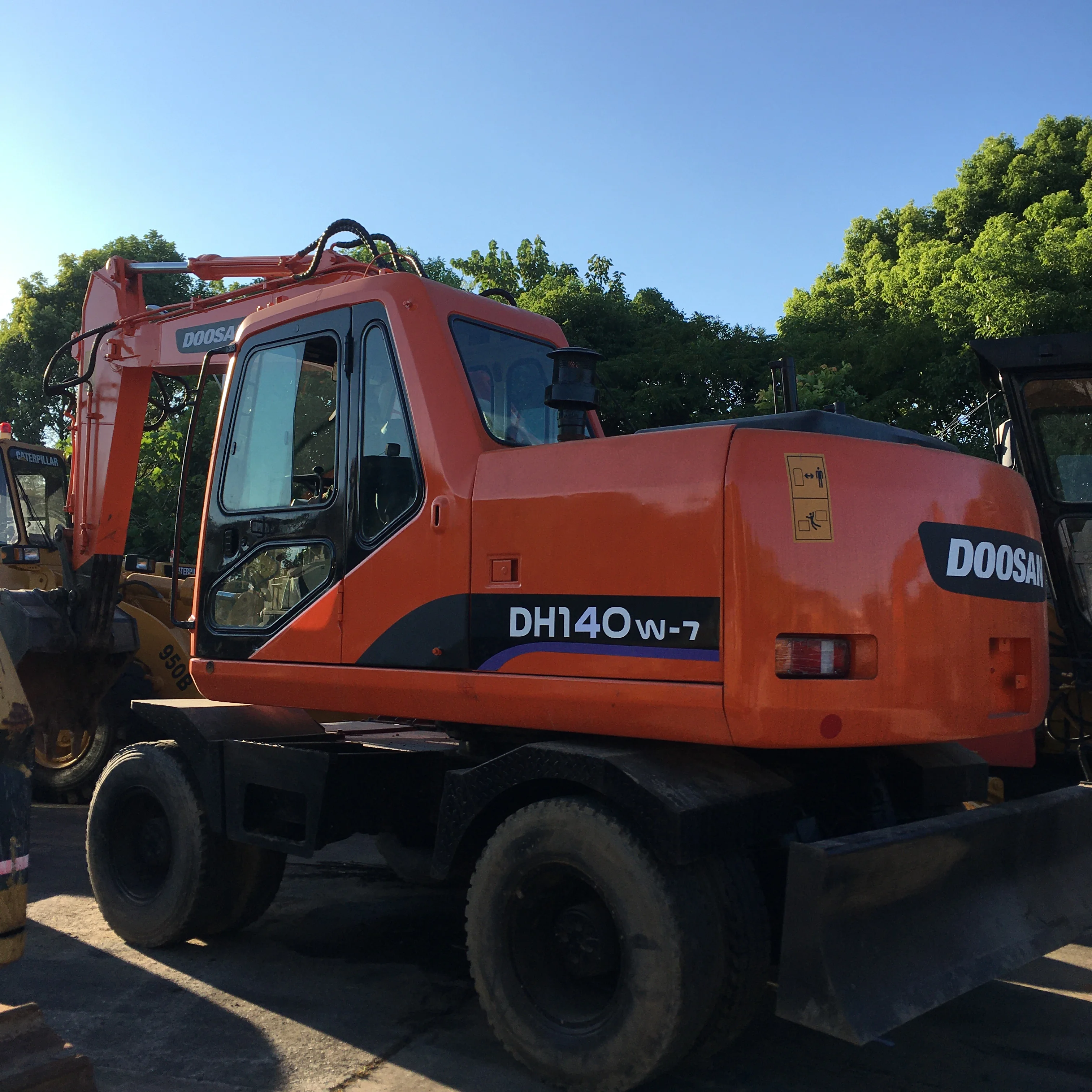 Used Doosan 140WD Excavator Cheap Second Hand Daewoo 140 Wheel Excavator High Quality