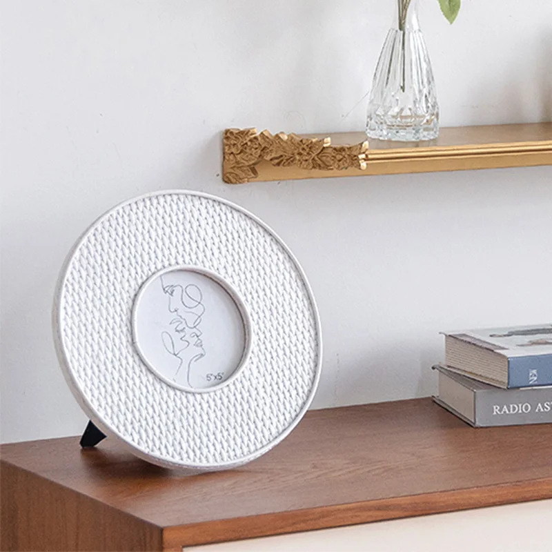 European vintage white rattan pattern picture frame round table photo frame house decoration home