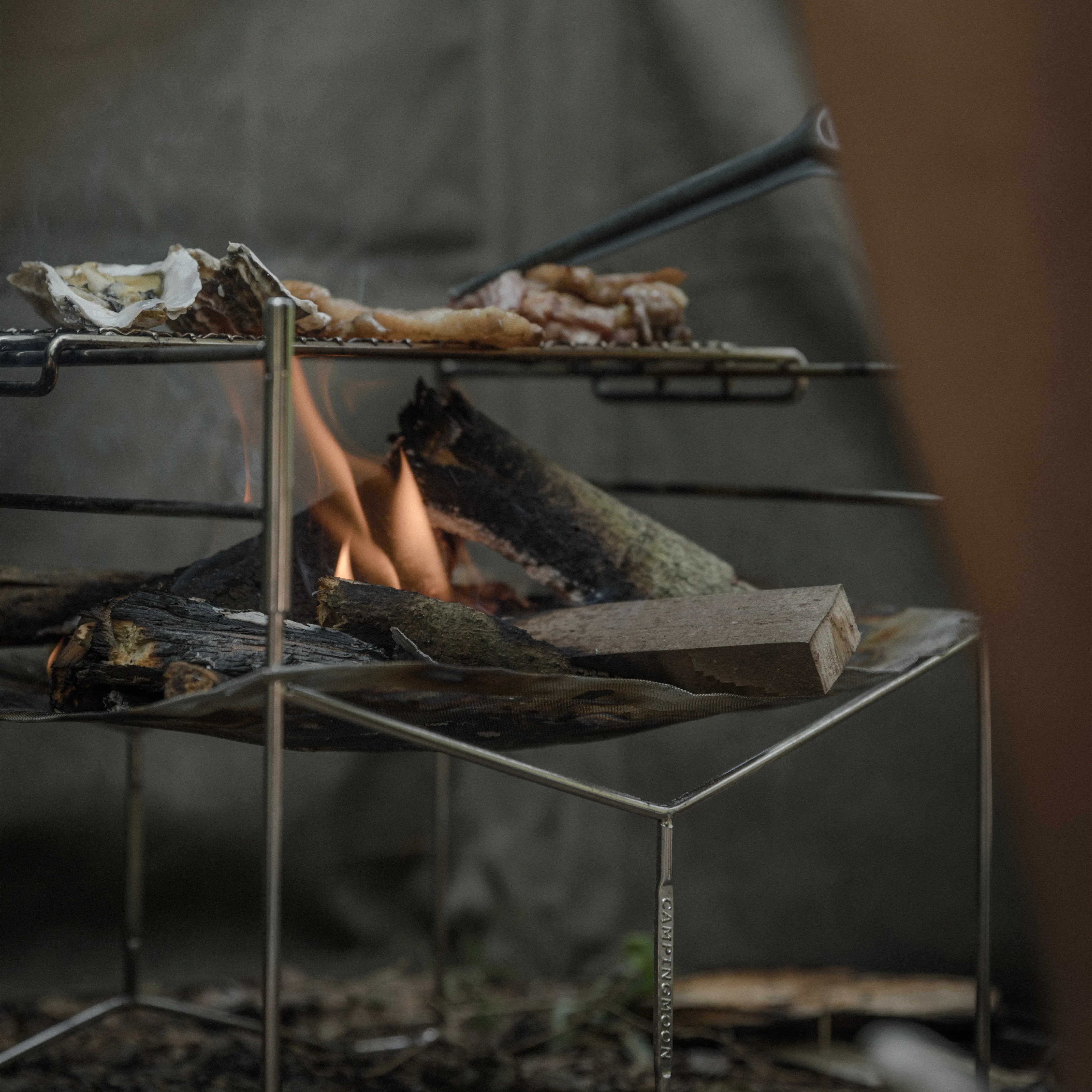 SOLO-201 Outdoor Open Fire Firewood Stand Heaters Portable Foldable Charcoal Grill BBQ Pits with J Net