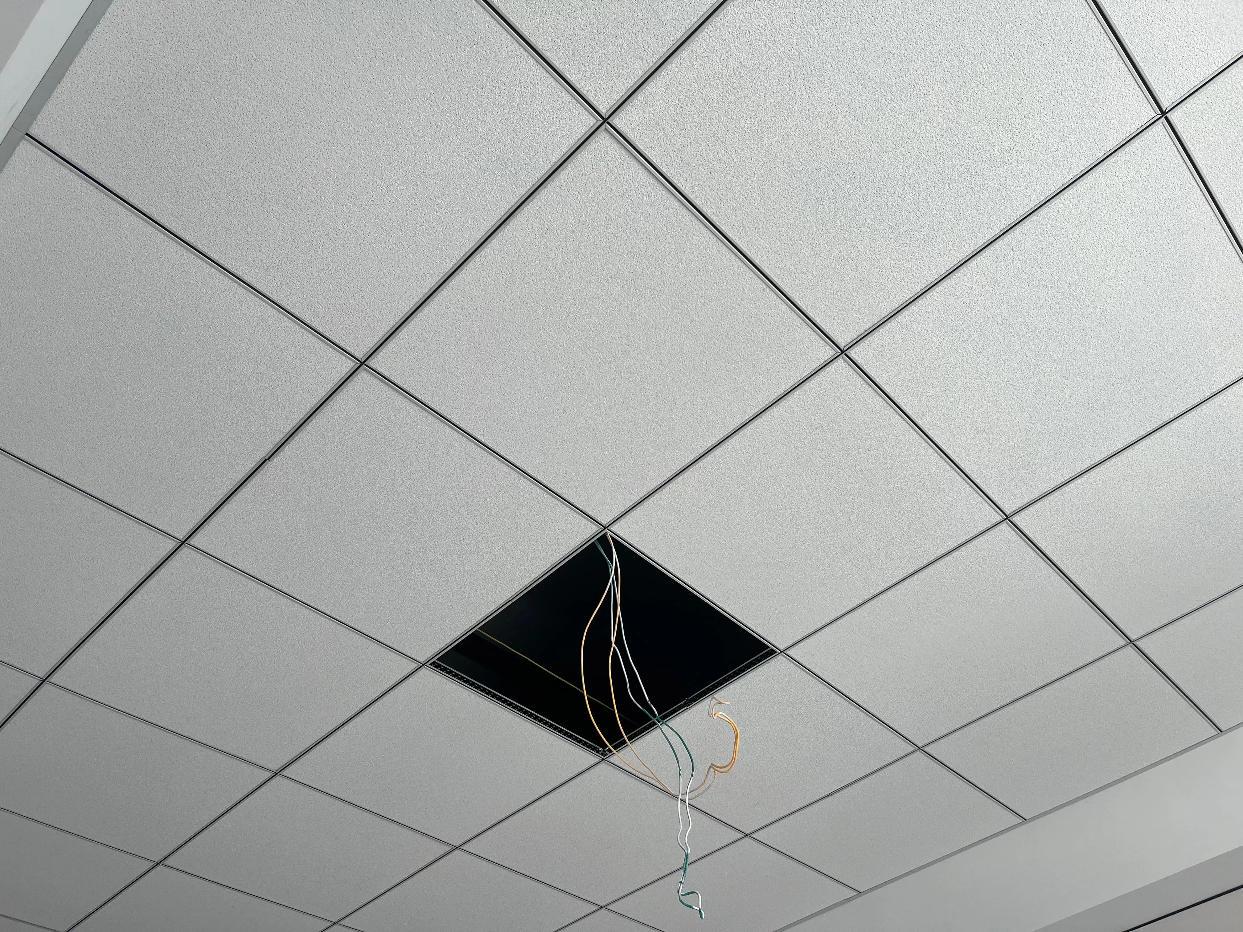 WHITE CEILING FRAME BUILDING MATERIALS GYPSUM TILES DECORATIVE T15 GROOVE GYPSUM ACCESSORIES T GRID CEILING SUSPENSION