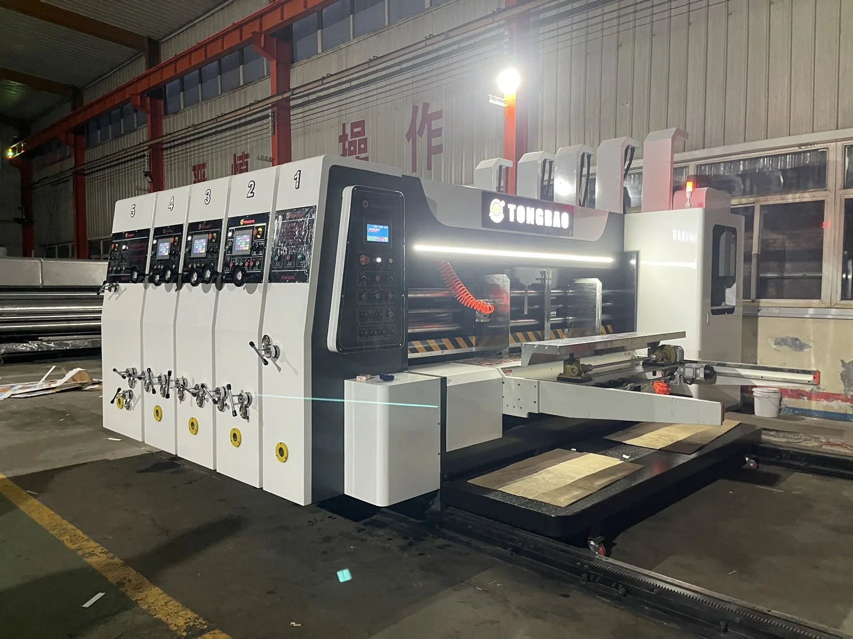 Автоматический высекальный станок с сенсорным экраном, высекальный станок для пиццы, картонных коробок, флексографской печати, высекальный станок