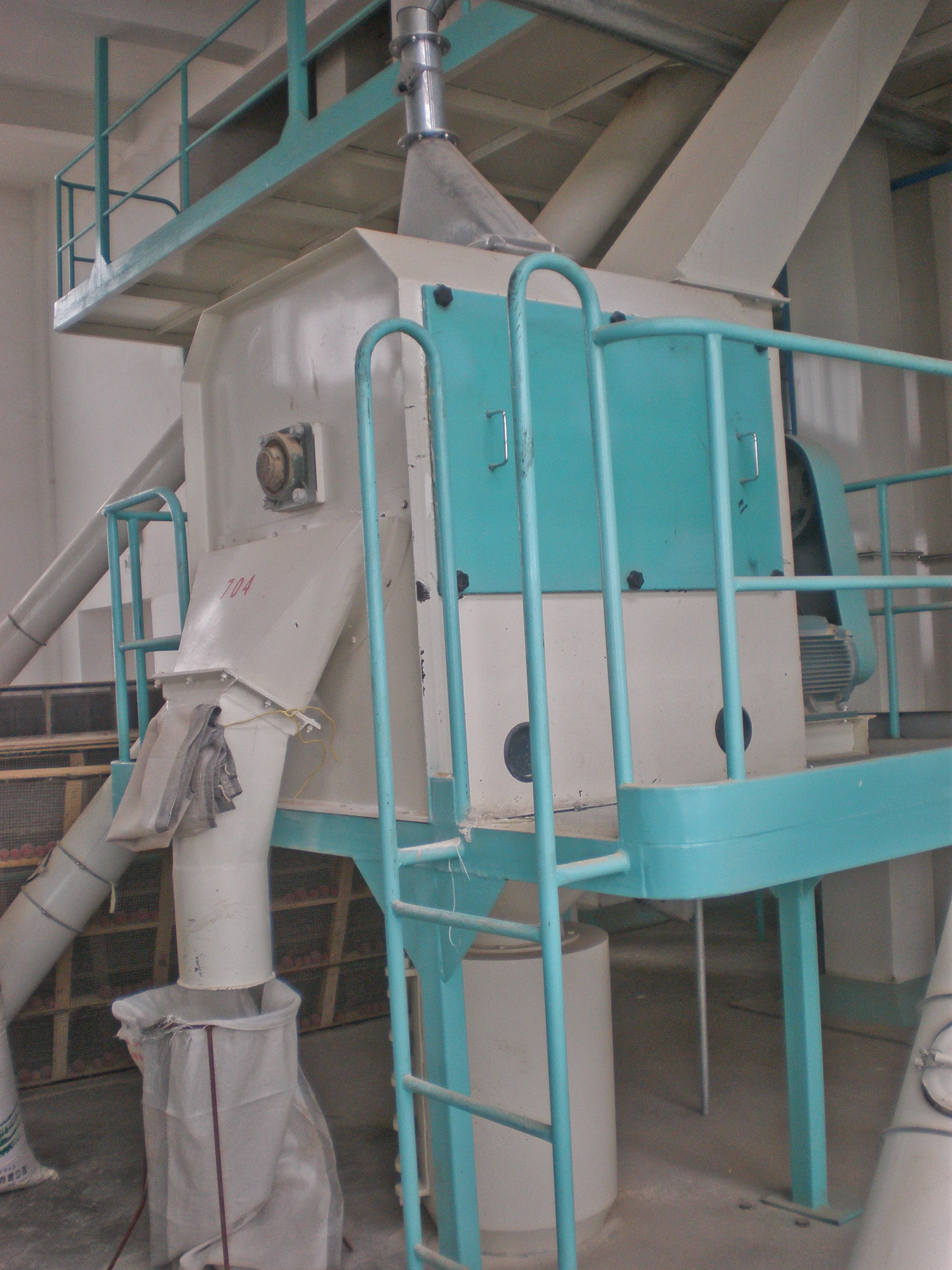 Cattle Cow Farms Animal 6-10 T/H Compound Pellet Feed Production Making Plant