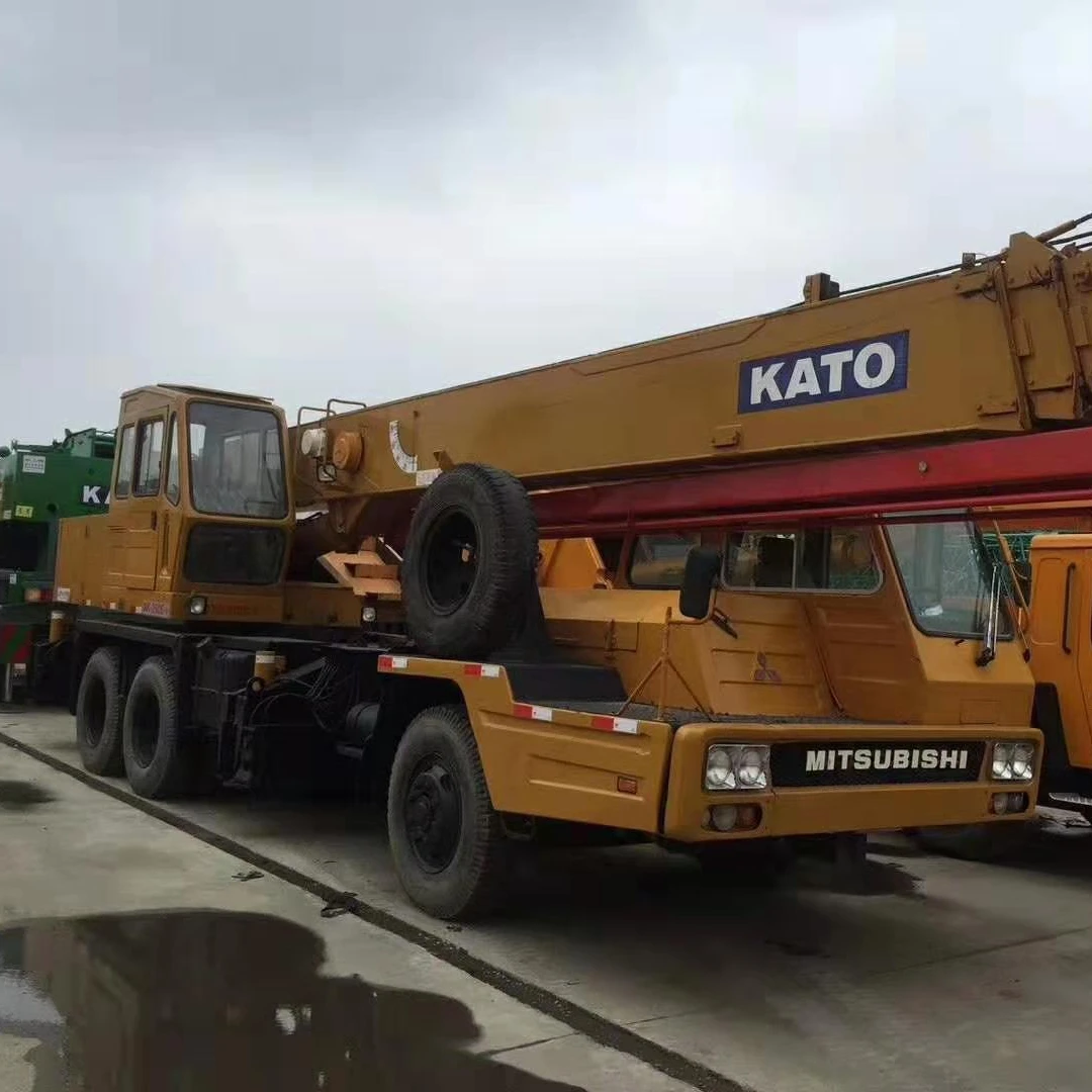 used japan kato NK-250E-V 25t truck crane with good working condition for sale
