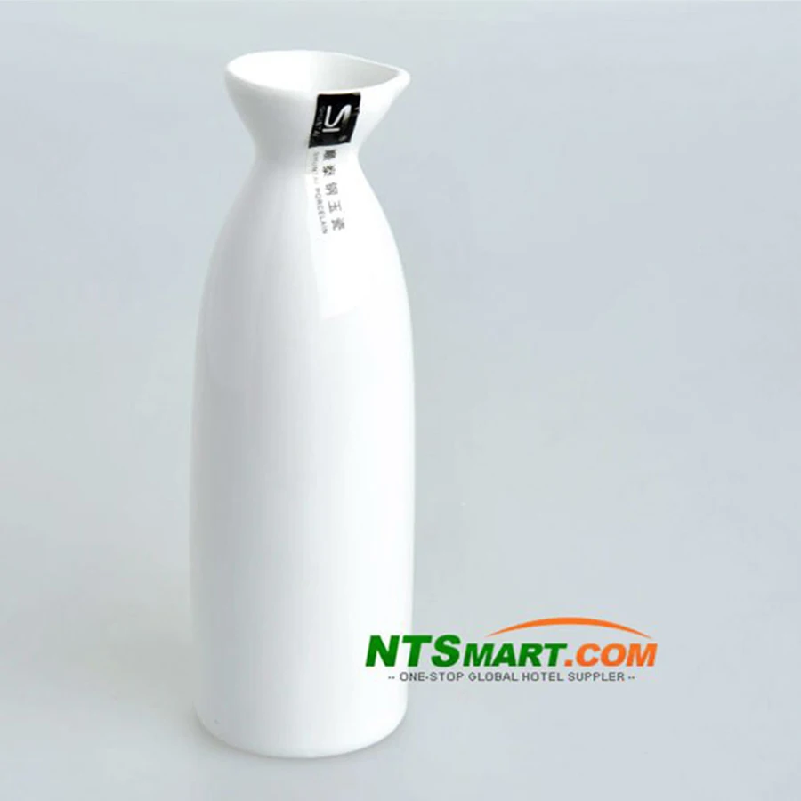 
Japanese sake bottle / ceramic wine bottle 