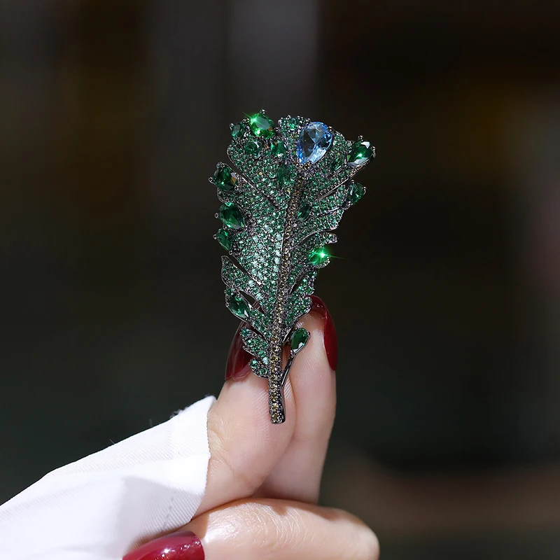 Clearance Sale Luxury Vintage Gun Black Plated Copper Jewelry Leaves Brooch Zircon Feather Brooches