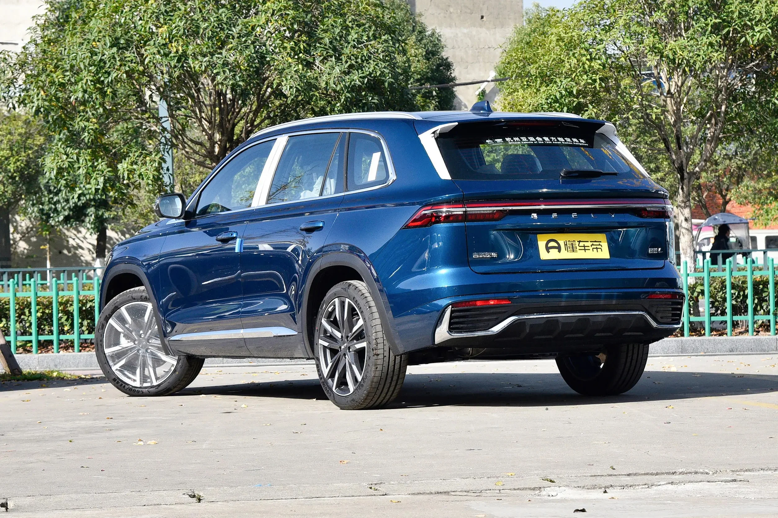 2024 New Cars Geely Monjaro 2.0T 8AT High Power Compact SUV Petrol Vehicles Geely Xingyue L Gasoline Cars