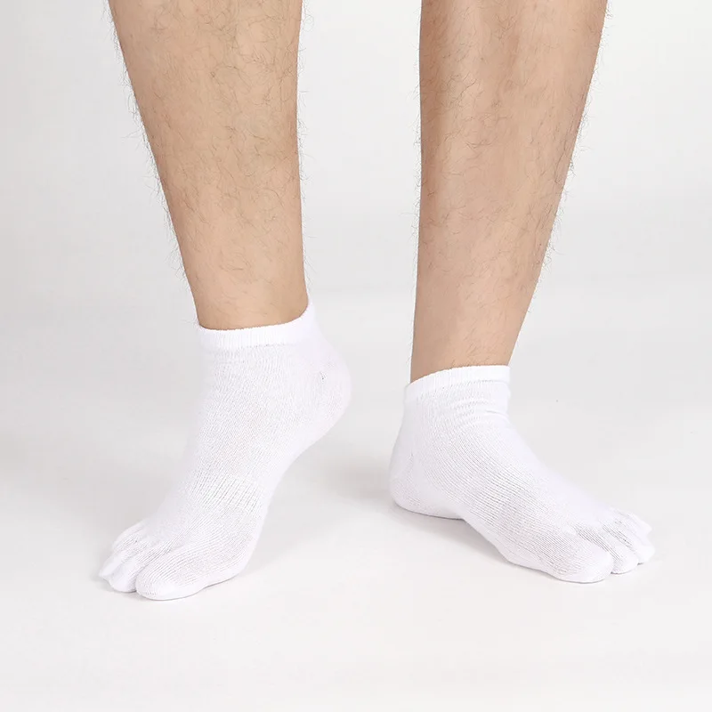 Cheap wholesale plain mens five finger toe cotton knit white ankle socks