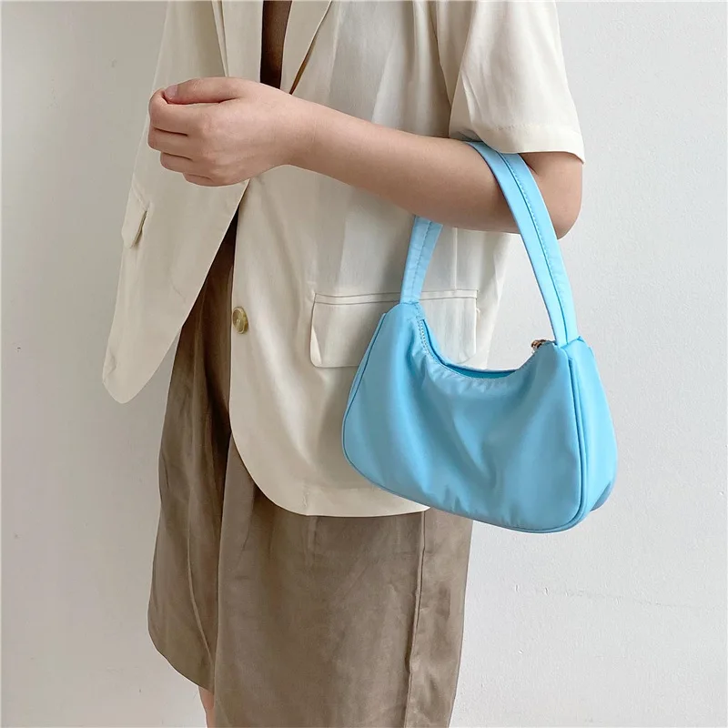 Japanese and Korean Fashion Retro Bags Cute Handbag Female Niche High Sense Ladies Hand Bag Fashion Nylon Mobile Phone Bag