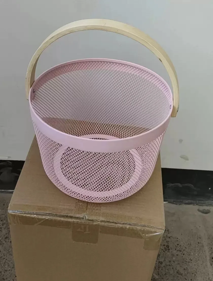 Home Storage Baskets Kitchen Bath Toy Metal Organizer Wire Mesh Fruit Storage Basket With Wooden Handle