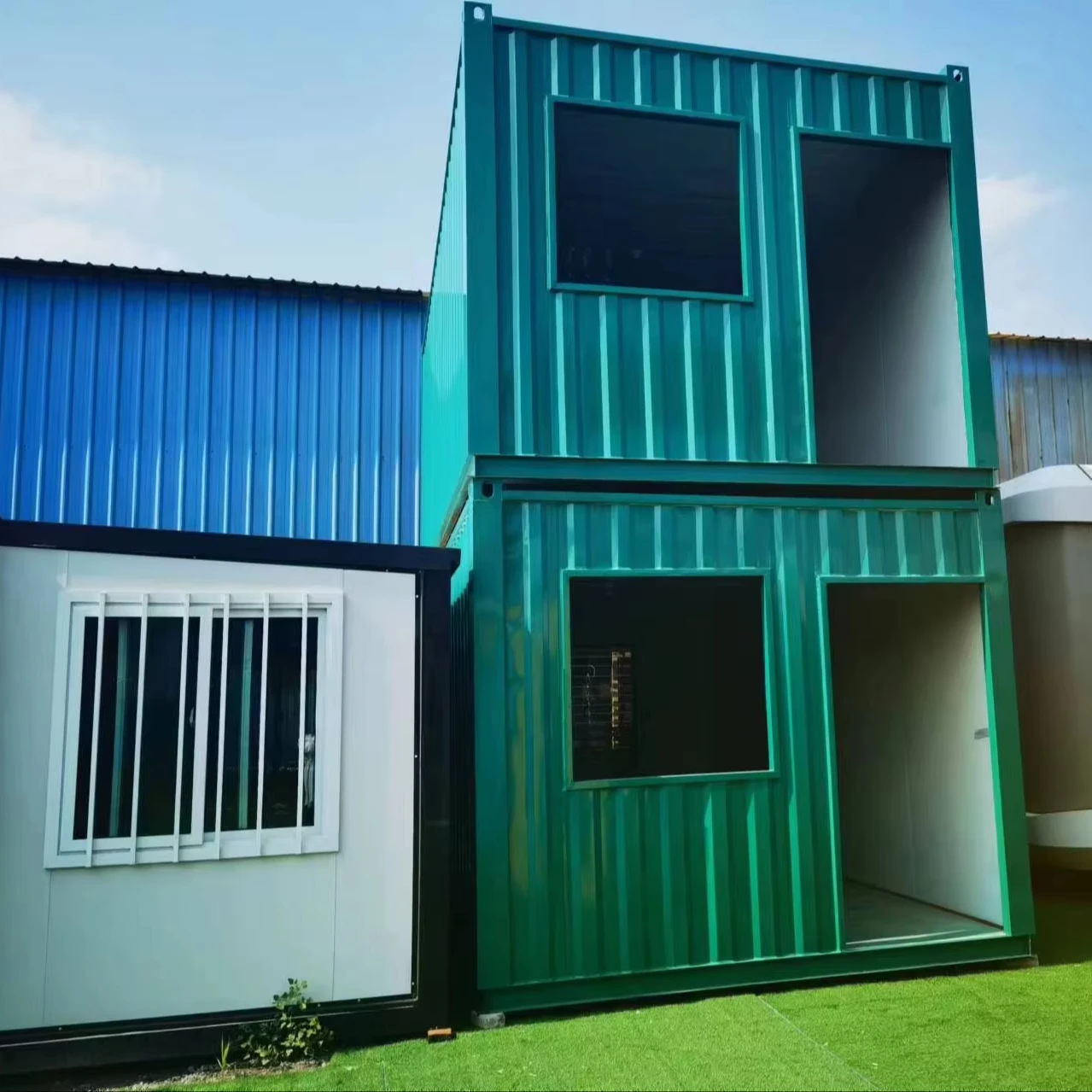 Promotional Oem Low Price  Best Selling 40 ft Luxury Foldable Container House  With 2 or 3 Bedroom and Toilet