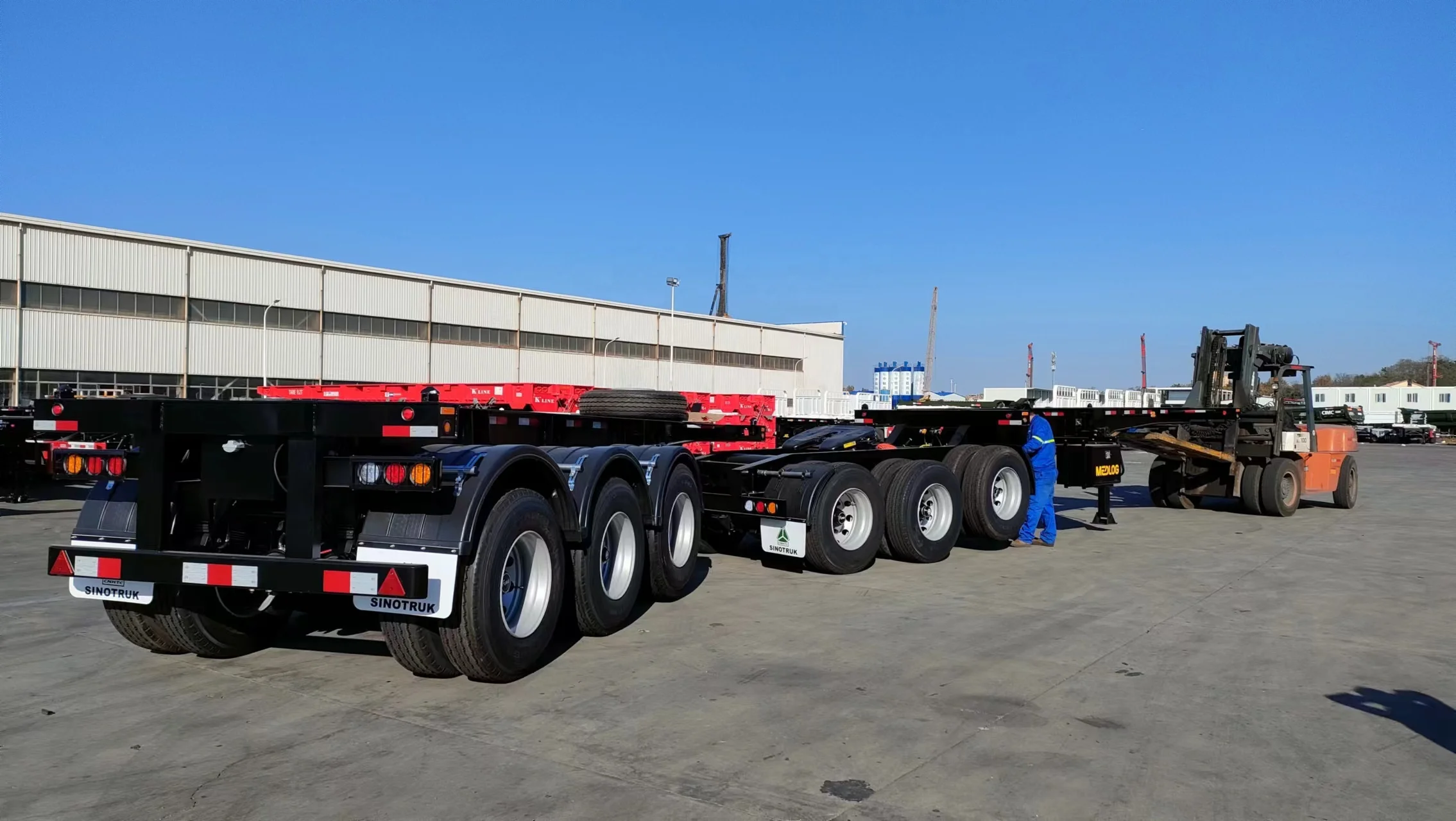 Sinotruk  3 axles double 20ft superlink  interlink skeletal trailer