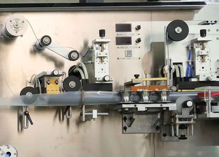 Аппарат для производства пластиковых трубок из зубной пасты