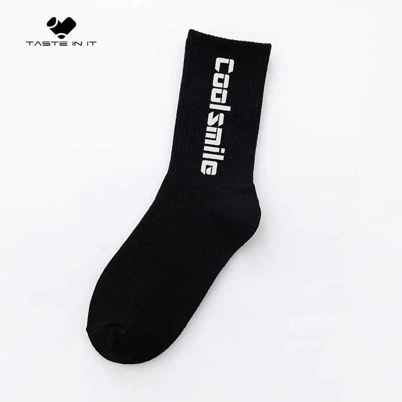 Factory Wholesale Comfortable Soft Designer Casual Jacquard Knitted Socks