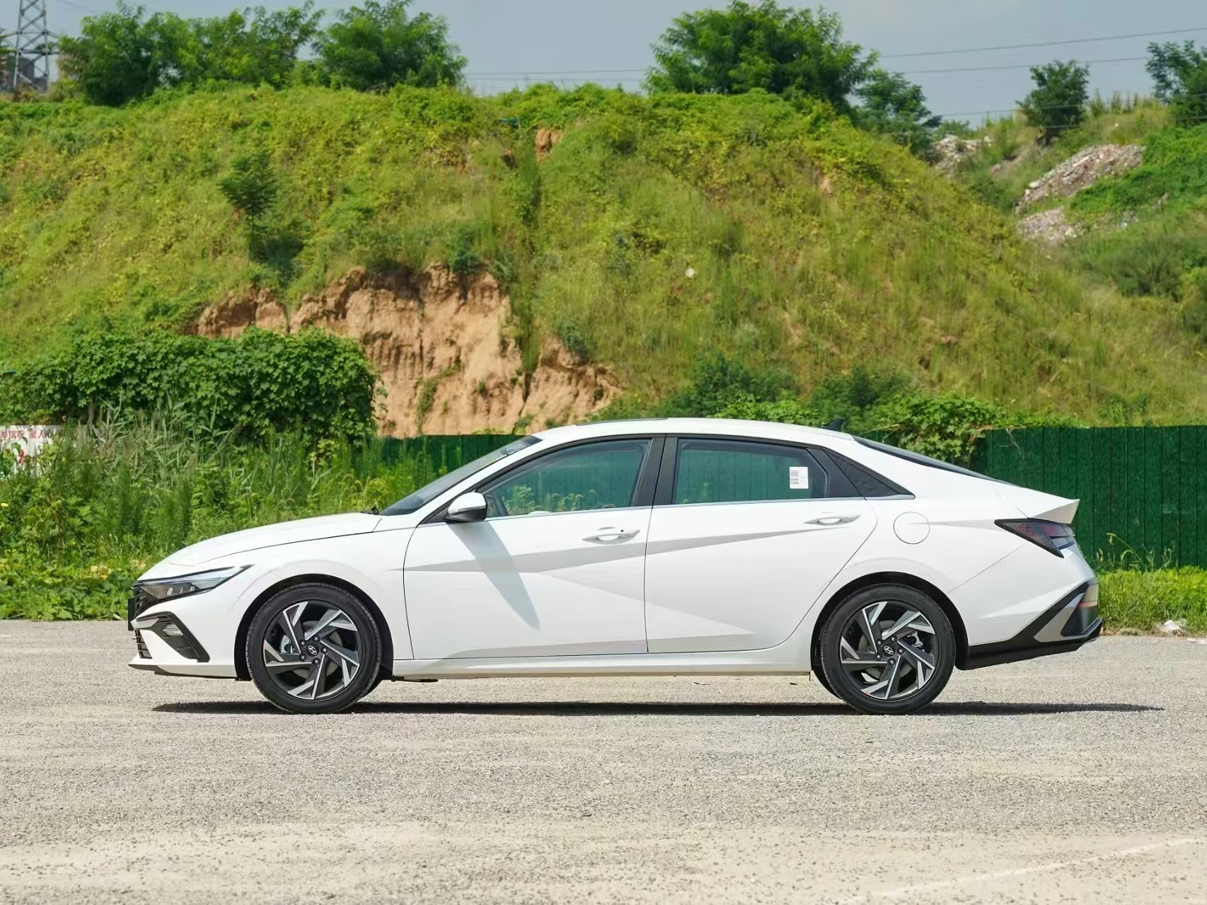 2023 Hyund-ai Elantra 1.5L CVT Premium Left Steering Monza Model Rear Camera Leather Seats Euro VI Emission Gas/Petrol Electric