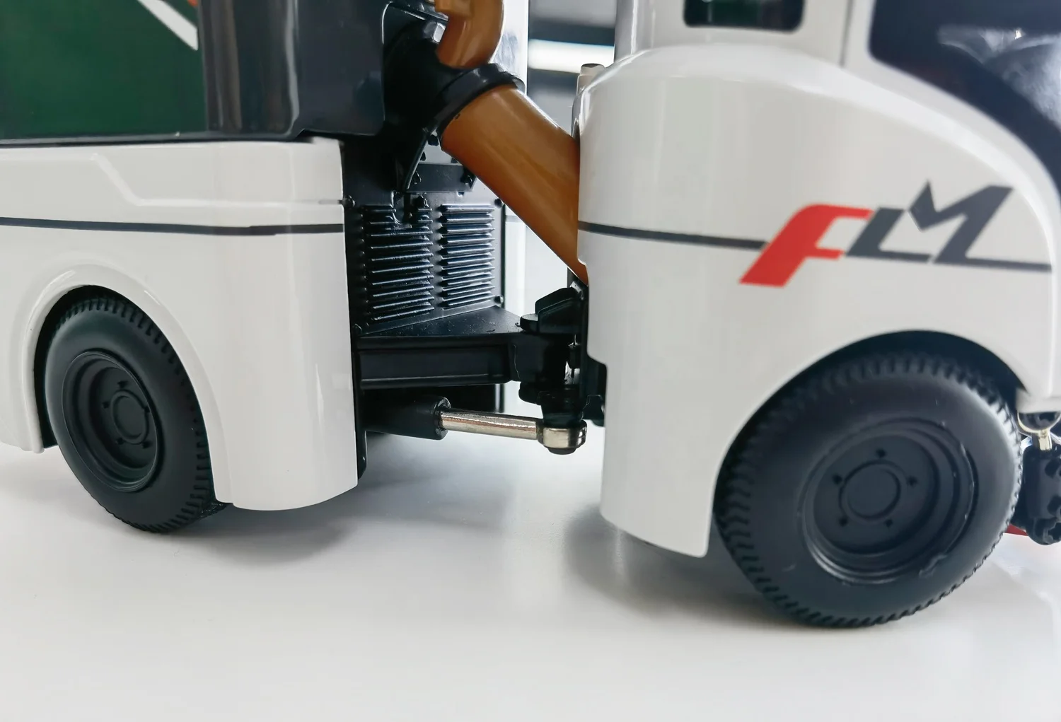 FULONGMA diecast road sweeper toy car model for children