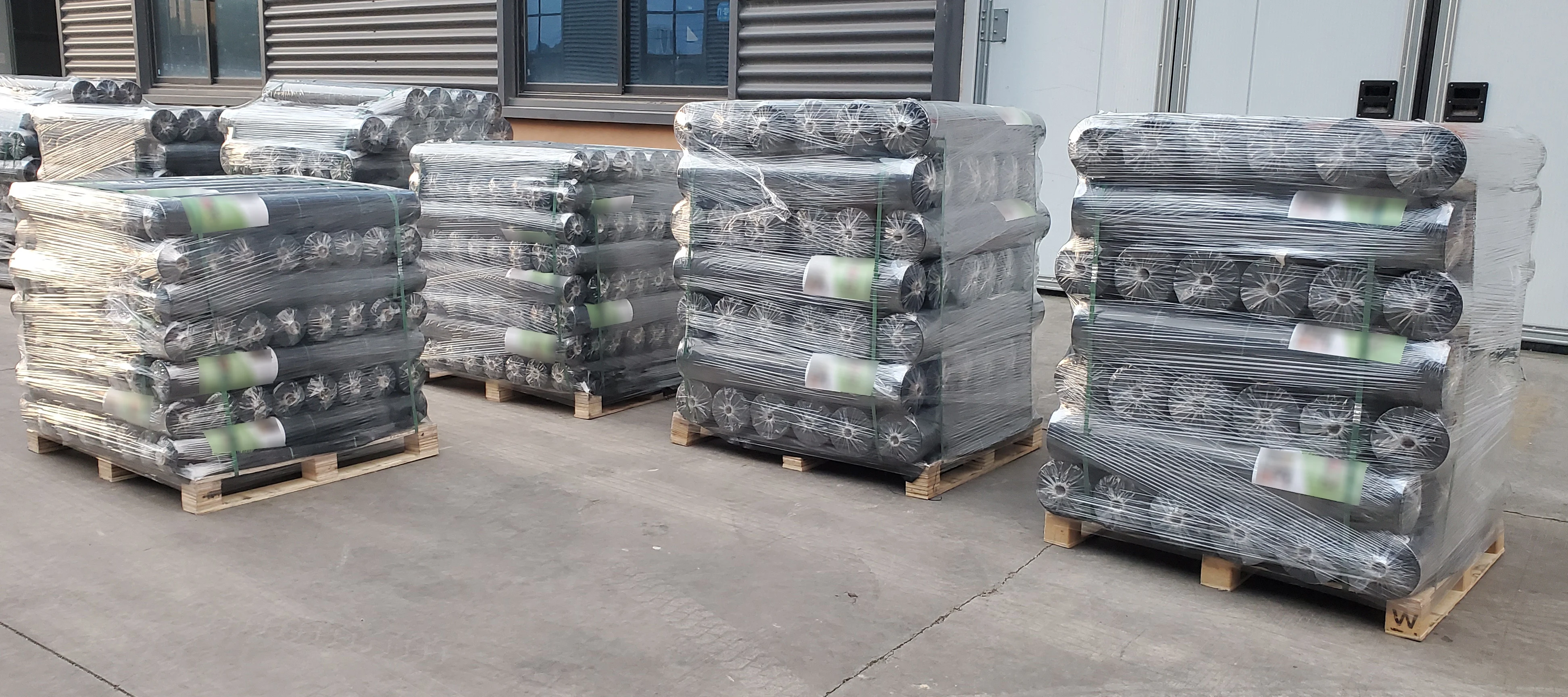 Agricultural Weed Barrier Mat Landscape Fabric Garden Fabric Ground Cover Weed Control Mat Outdoor Weed Mat Garden Lawn Fabric