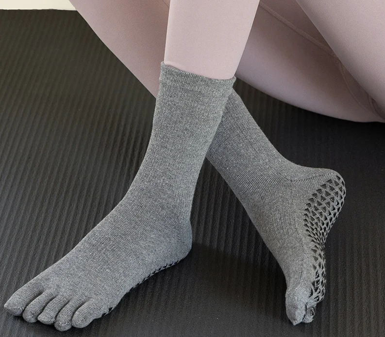 Yoga non-slip socks female dance trampoline Pilates fitness striped socks indoor shock absorption exercise yoga socks