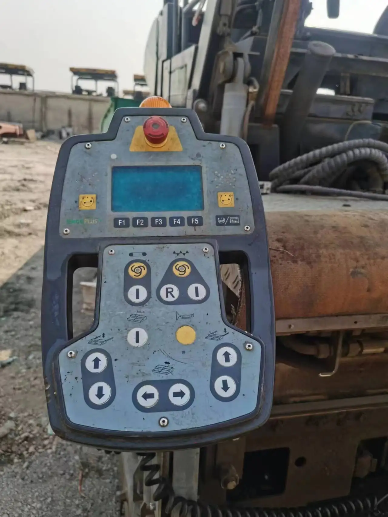 Cheap Sale Used Asphalt Paver VOGEL  Super1800-2 1800-3 1880-3L 2100-2L 2100-3L DYNAPAC 3300 2530 Original Paint 2020