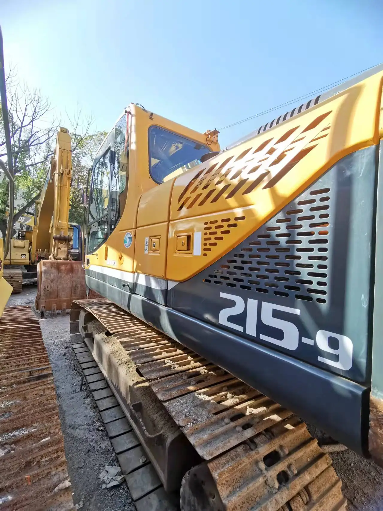 Экскаваторы ГУСЕНИЧНЫЕ 21 т Hyundai 215-9
