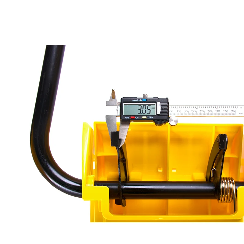 Желтые одно пластиковое отжимное устройство шваброй ведро с трём диски, ПП руку с отжимом