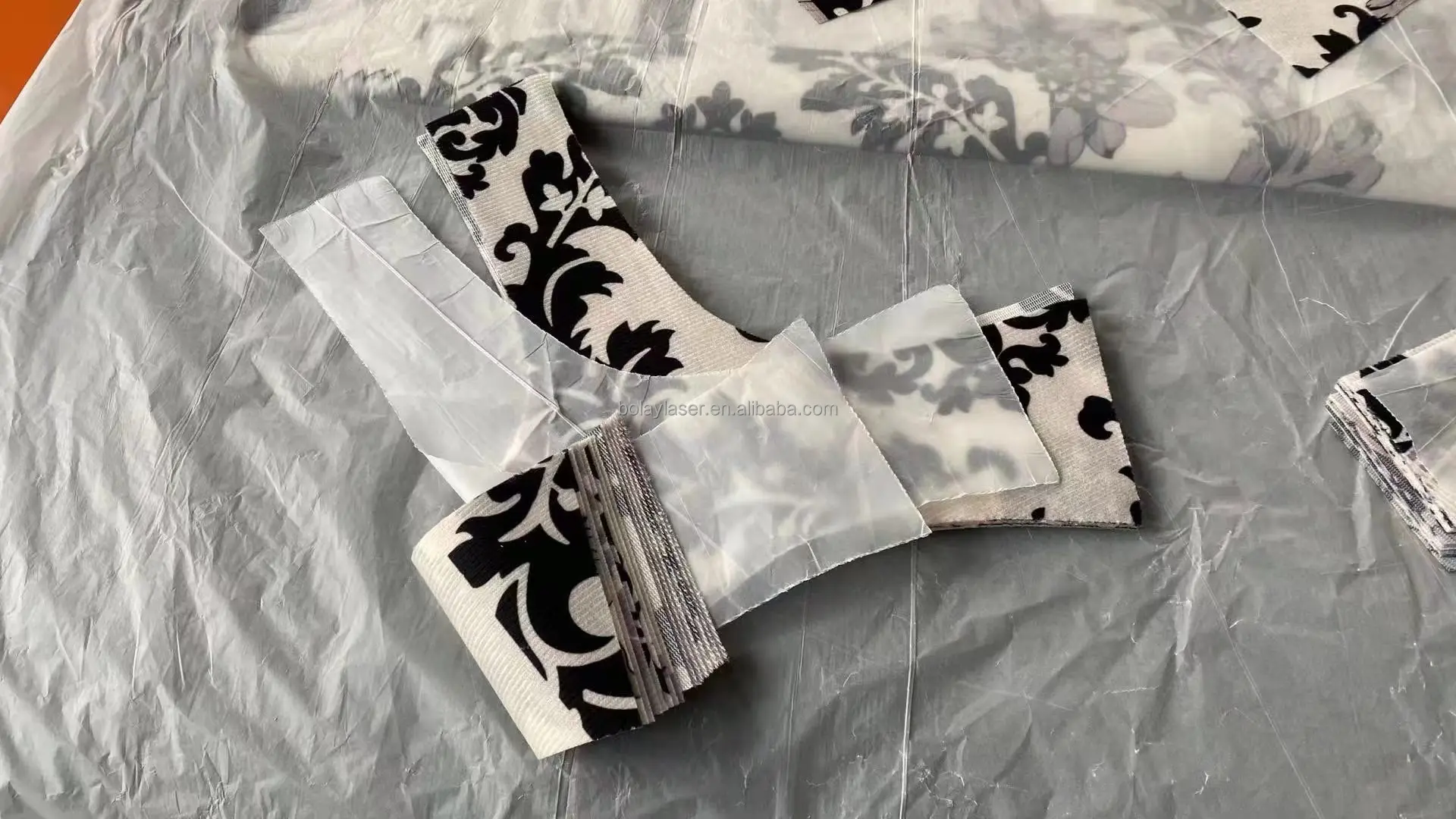 1625 3030 Garment Cloth Cutting CNC Digital Oscillating Knife Fabric Cutting Machine with Automatic Feeding