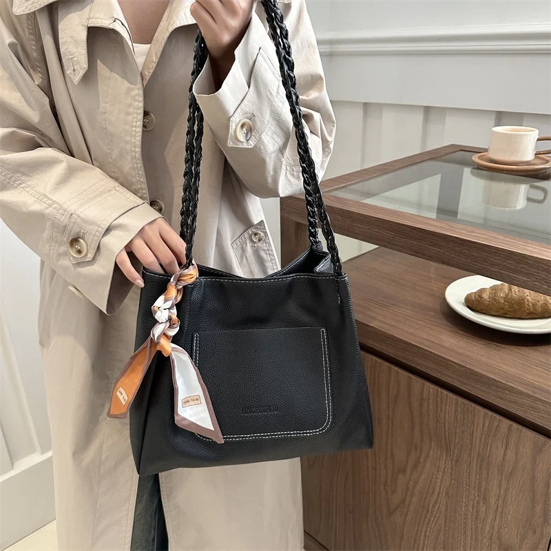 Hot selling tote women purses Large capacity new fashion retro fashion hand bags ladies 2024