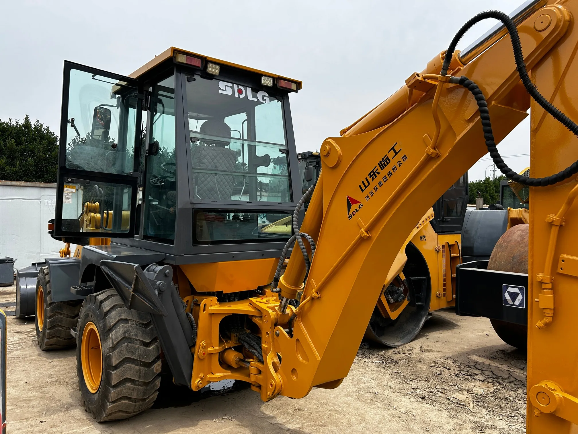 Wheel Loader Backhoe Front Loader Tractor Used Lingong LGB680 Hydraulic Motor Loaders