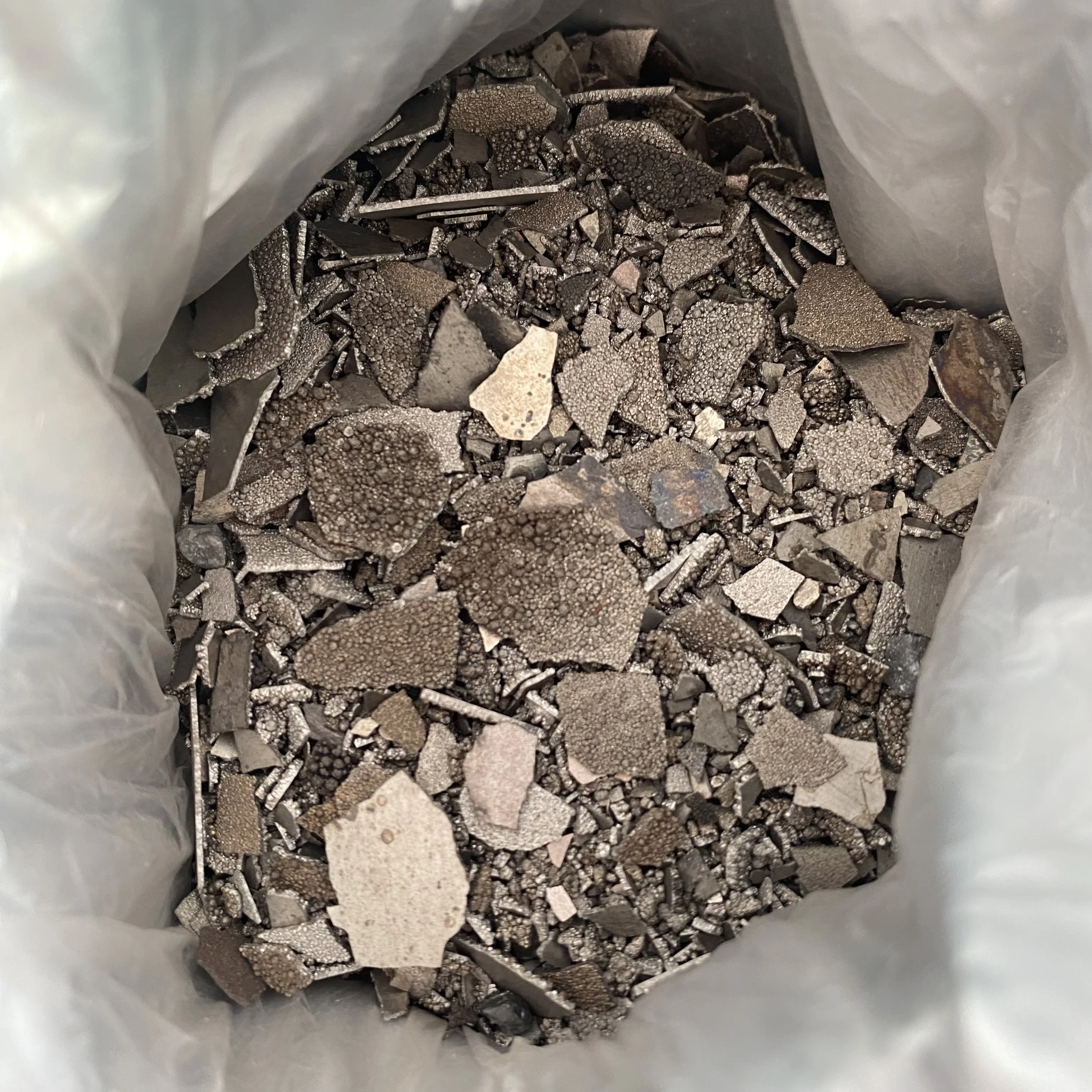 Factory Direct electrolytic manganese flake 99.5 electrolytic manganese prices electrolytic metal manganese