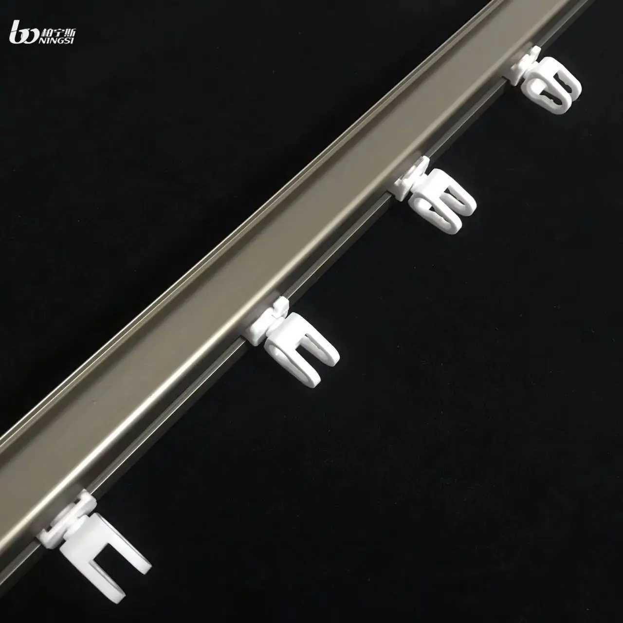 best selling modern POM material easy sliding plastic curtain runners