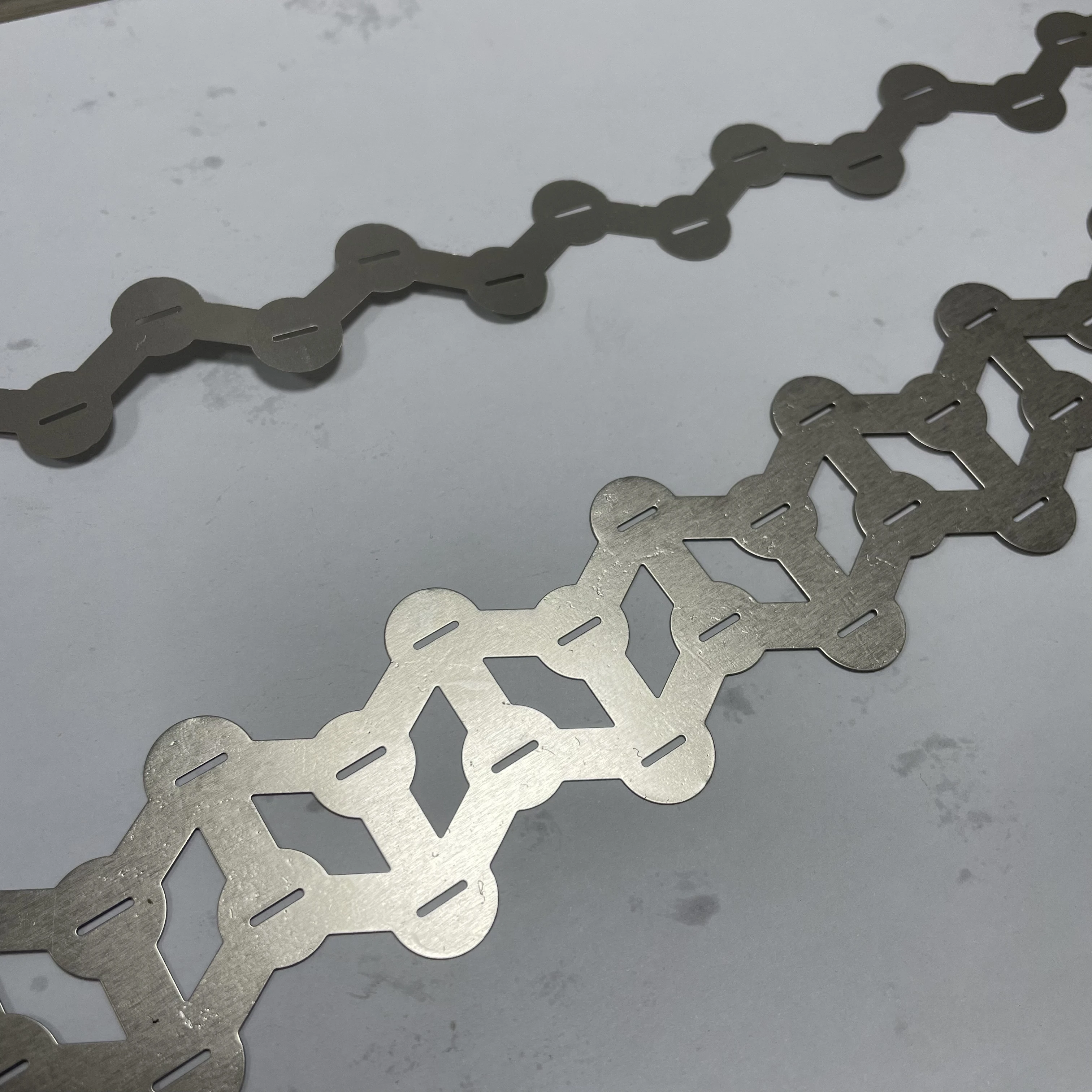 Custom Metal Nickel Plated Steel Tab W Shape Zigzag 18650 Pure Nickel 200 Strip 2p For Battery