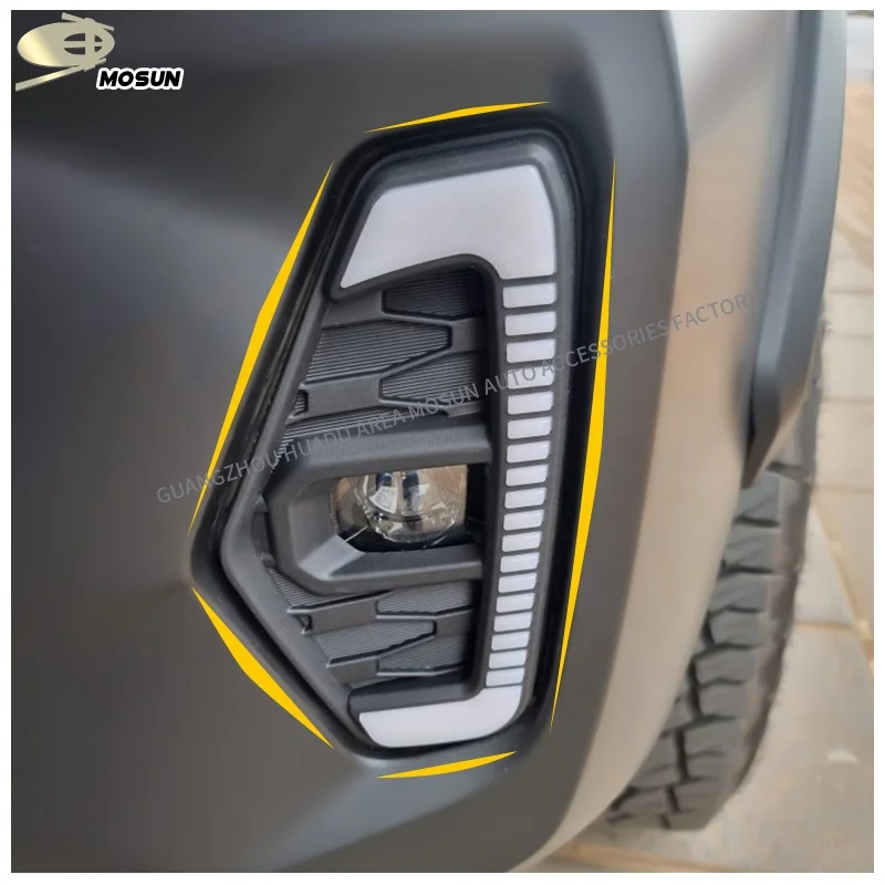 DRL daytime running light For NAVARA D23 2020+ Fog lamp Fog light with LED Flow Signal Lights