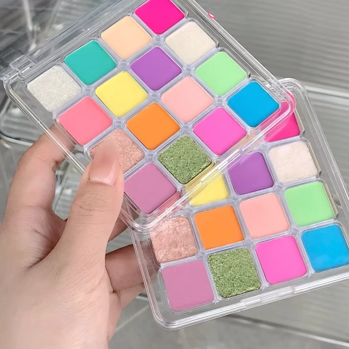 Hot Selling Custom Logo Vegan Waterproof Eyeshadow Palette Matte High Pigment Long Lasting 16 Color Eyeshadow Private Label