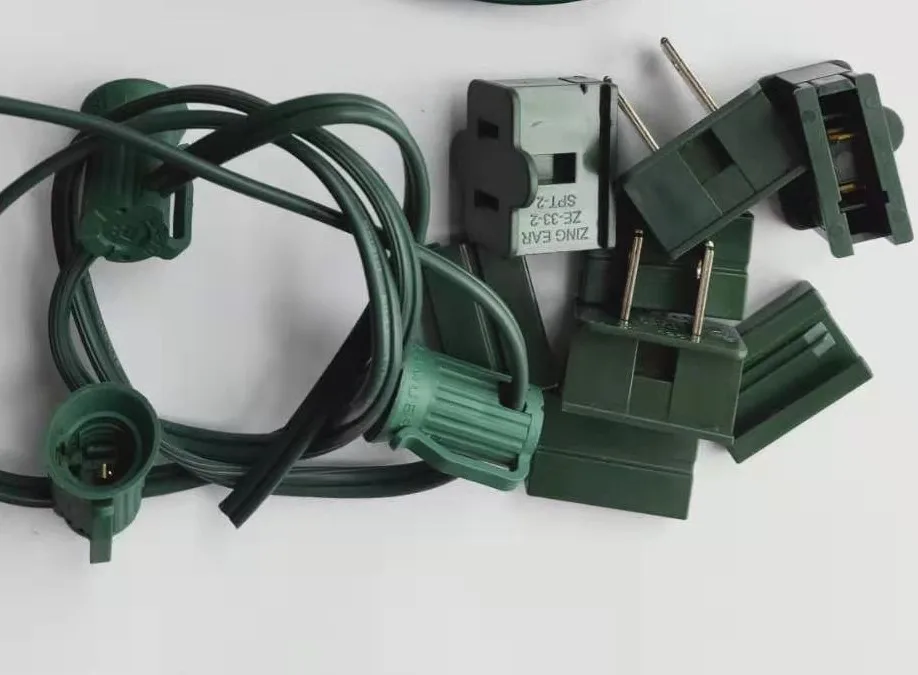 SPT-1 Male Plug Snap-on Vampire Plugs for Exterior Extension Cord Holiday Lighting Display