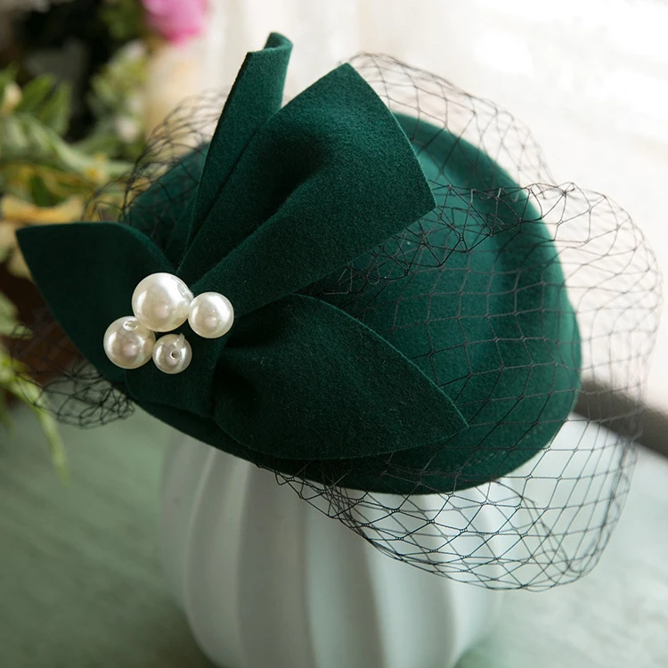 Lady White Pearl Petal Travel Cap Mesh Wool British Style Beret Banquet Wedding Elegant Bridal Clip Hat for Women