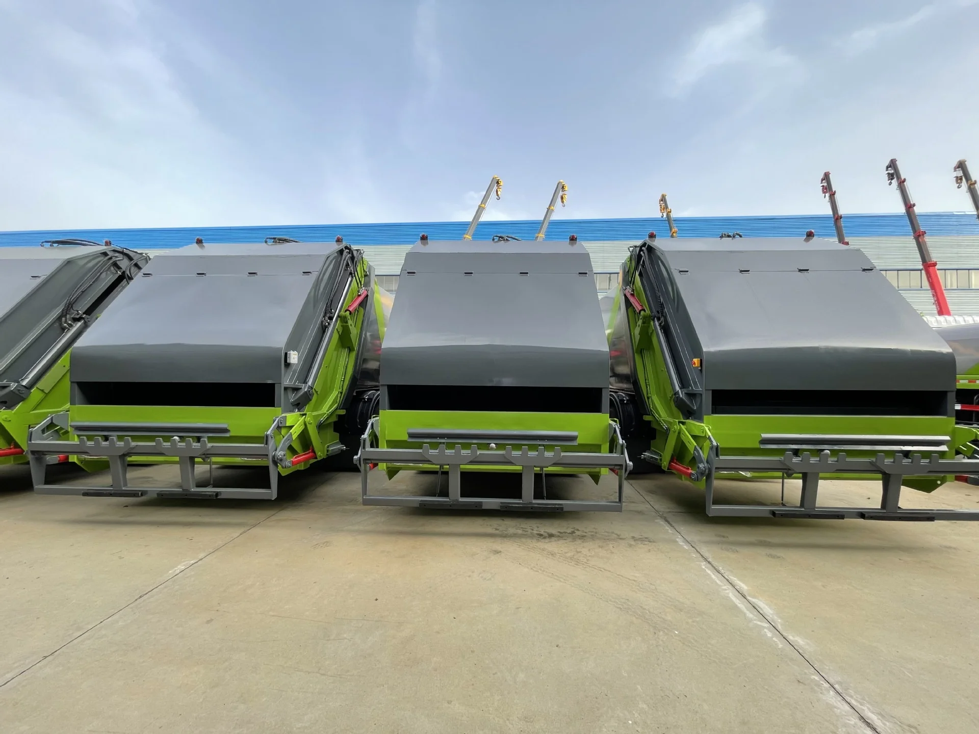 ISUZU 4*2 compacted garbage truck High quality shacman 14 ton compactor garbage truck price