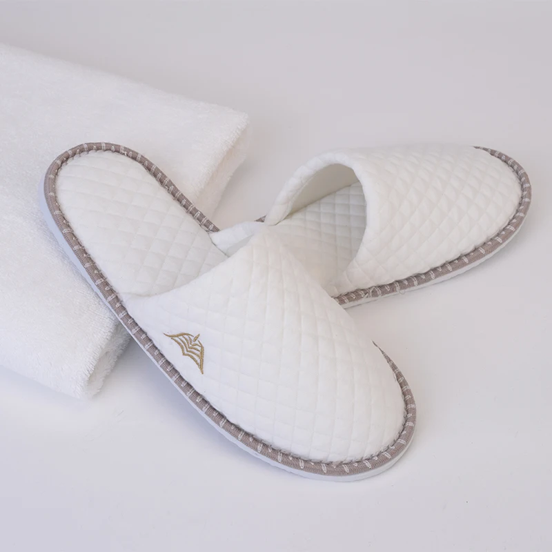 Customized logo white waffle disposable hotel slippers