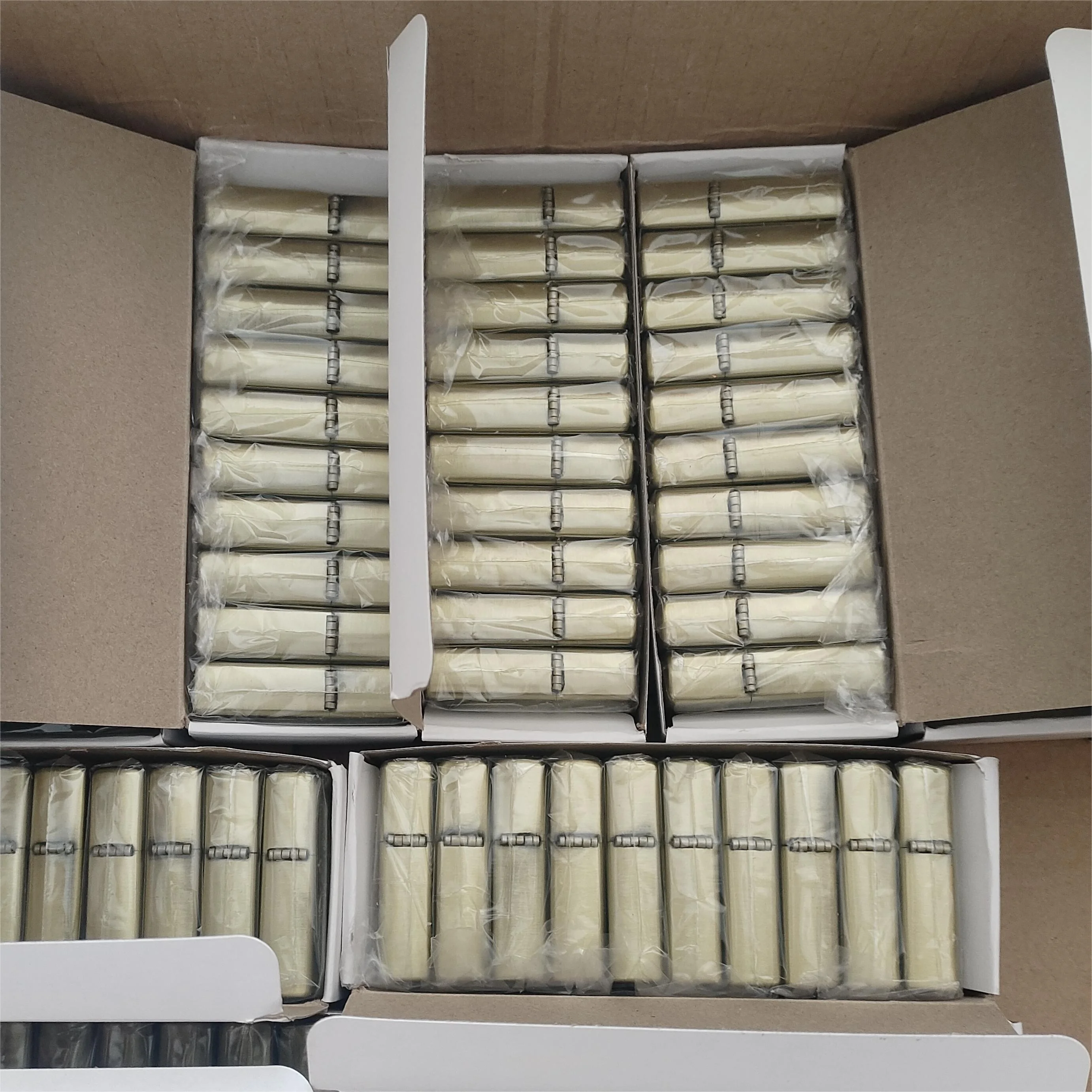 Керосиновая зажигалка дешевая непродуваемая металлическая с логотипом