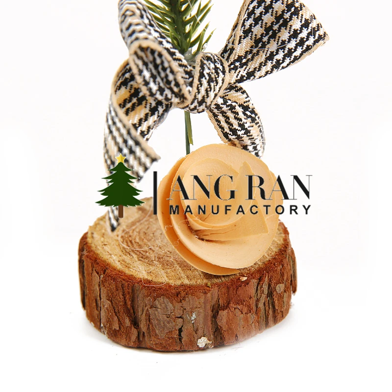 Custom 2020 New Design Mini decoration natural outdoor artificial wood 20cm-25cm small Christmas tree