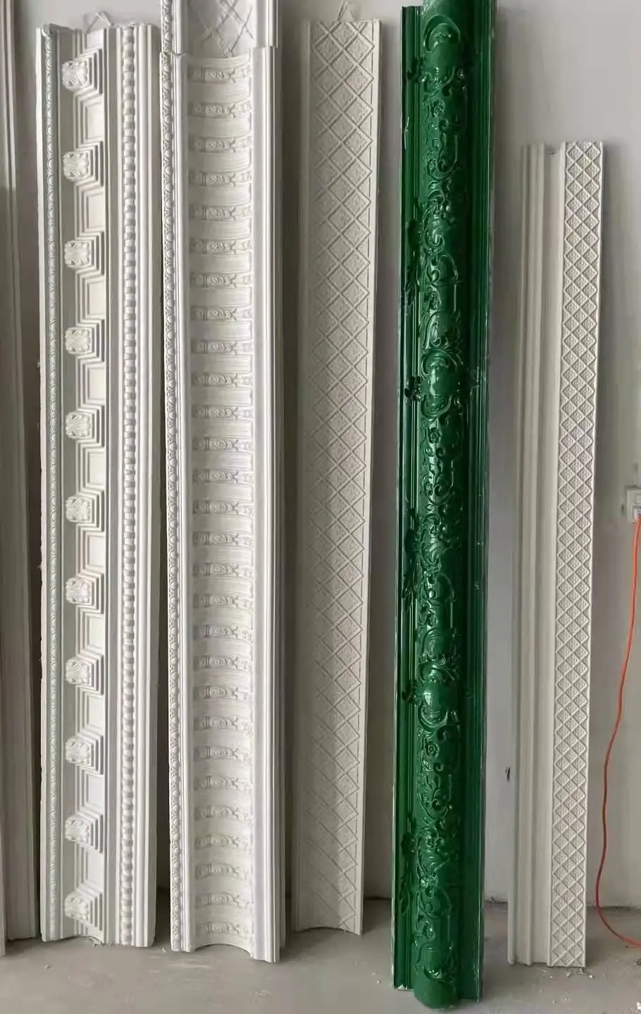 Gypsum plaster mouldings silicon  fiberglass  cornice plaster moulds for sale