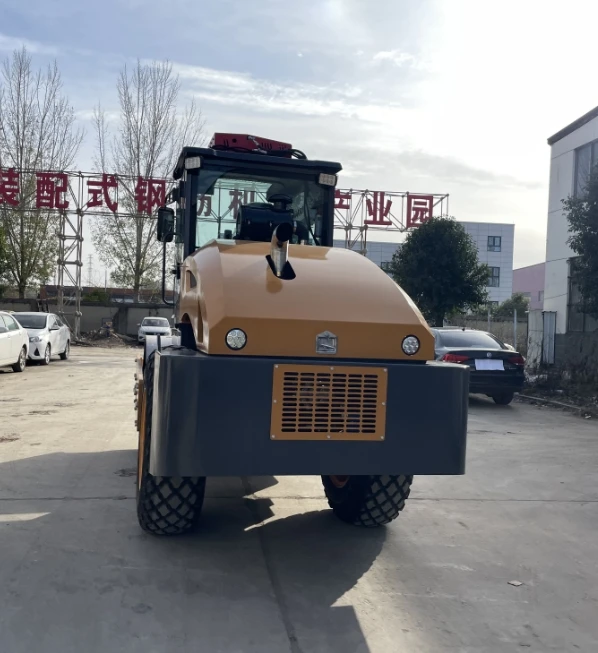 Compact Road Roller Weight with 8 Ton Capacity and Vibratory Features