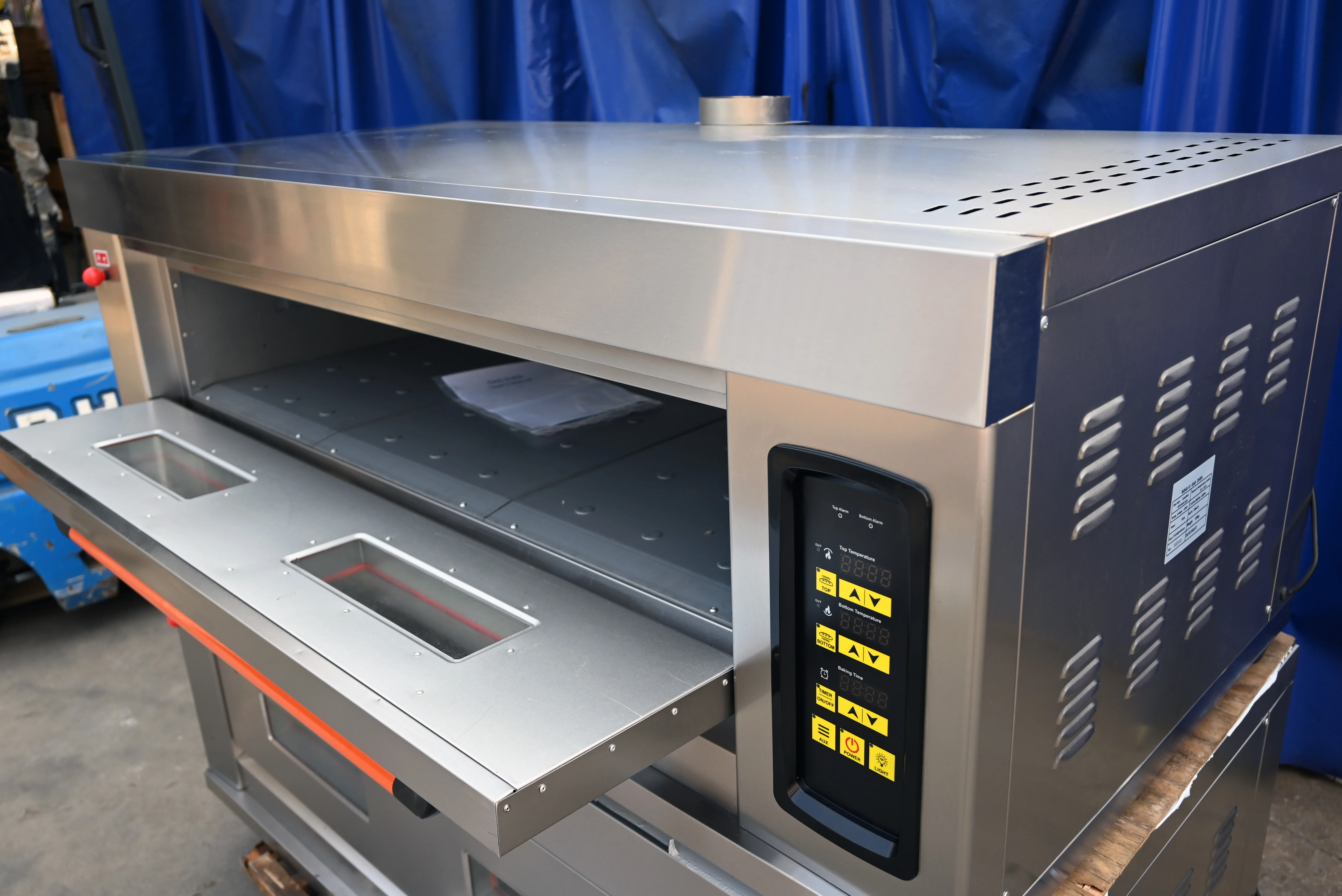 China OEM factory 2 deck 6 tray cake baking gas oven wholesale commercial