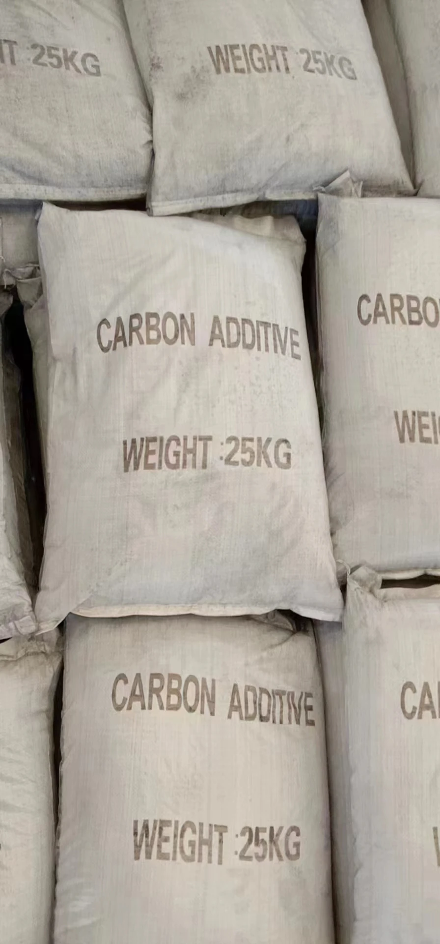 Graphite column carburizer for metal smelting