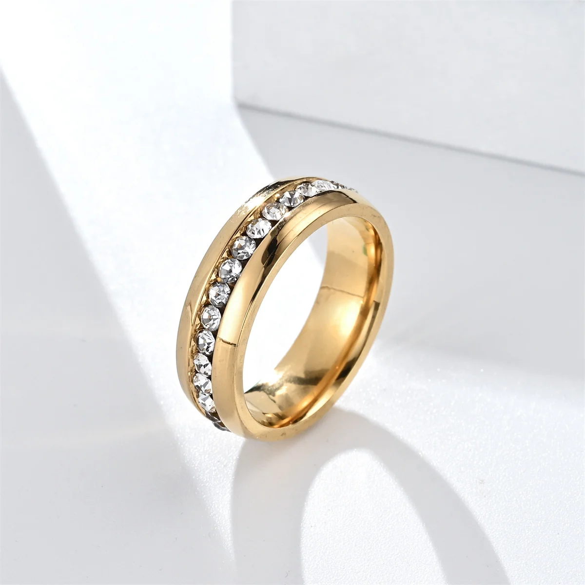 Factory Cheap Titanium Stainless Steel Rings Men and Women Fashion Crystal Wholesale Ring Jewelry