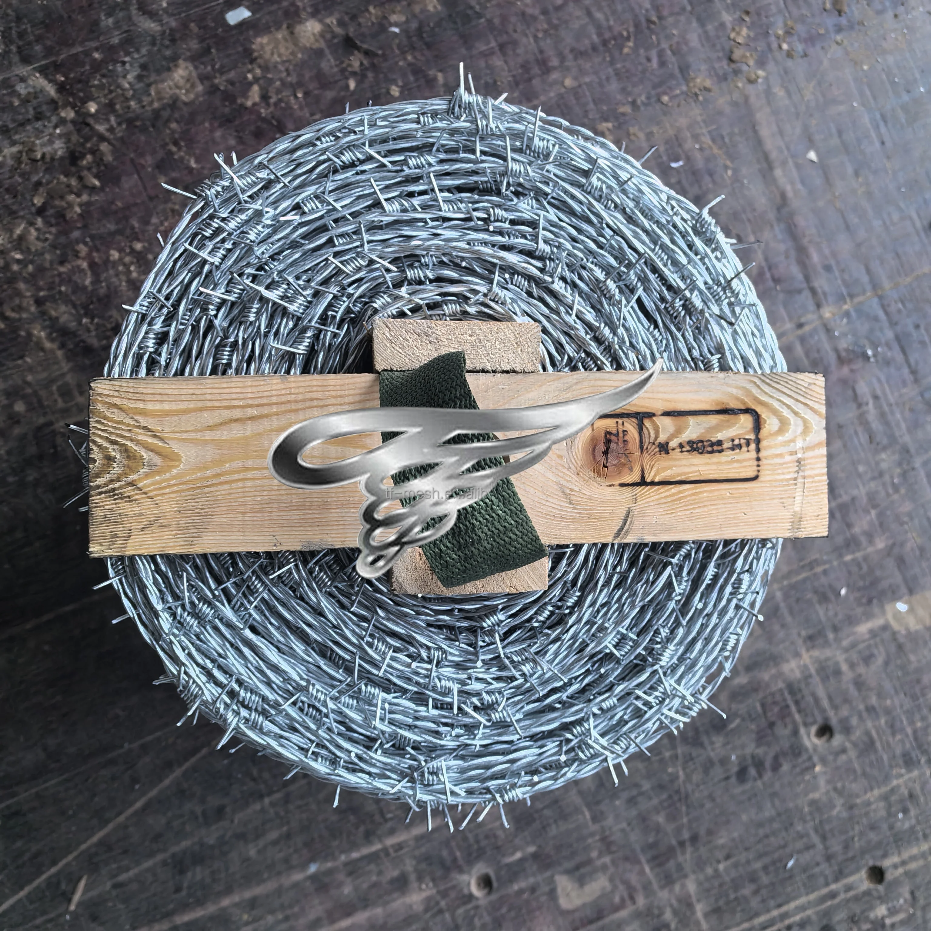 Galvanized Barbed Wire roll/ Stainless steel barbed wire roll/ Wire barbed