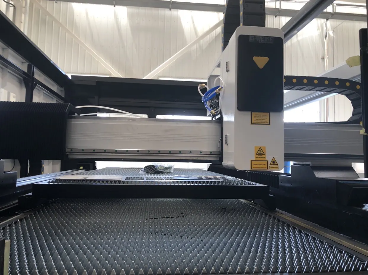 2022 NEW Gweike Exchange Platform Whole cover Metal Fiber Laser cutting machine LF3015GA  for Carbon Stainless steel